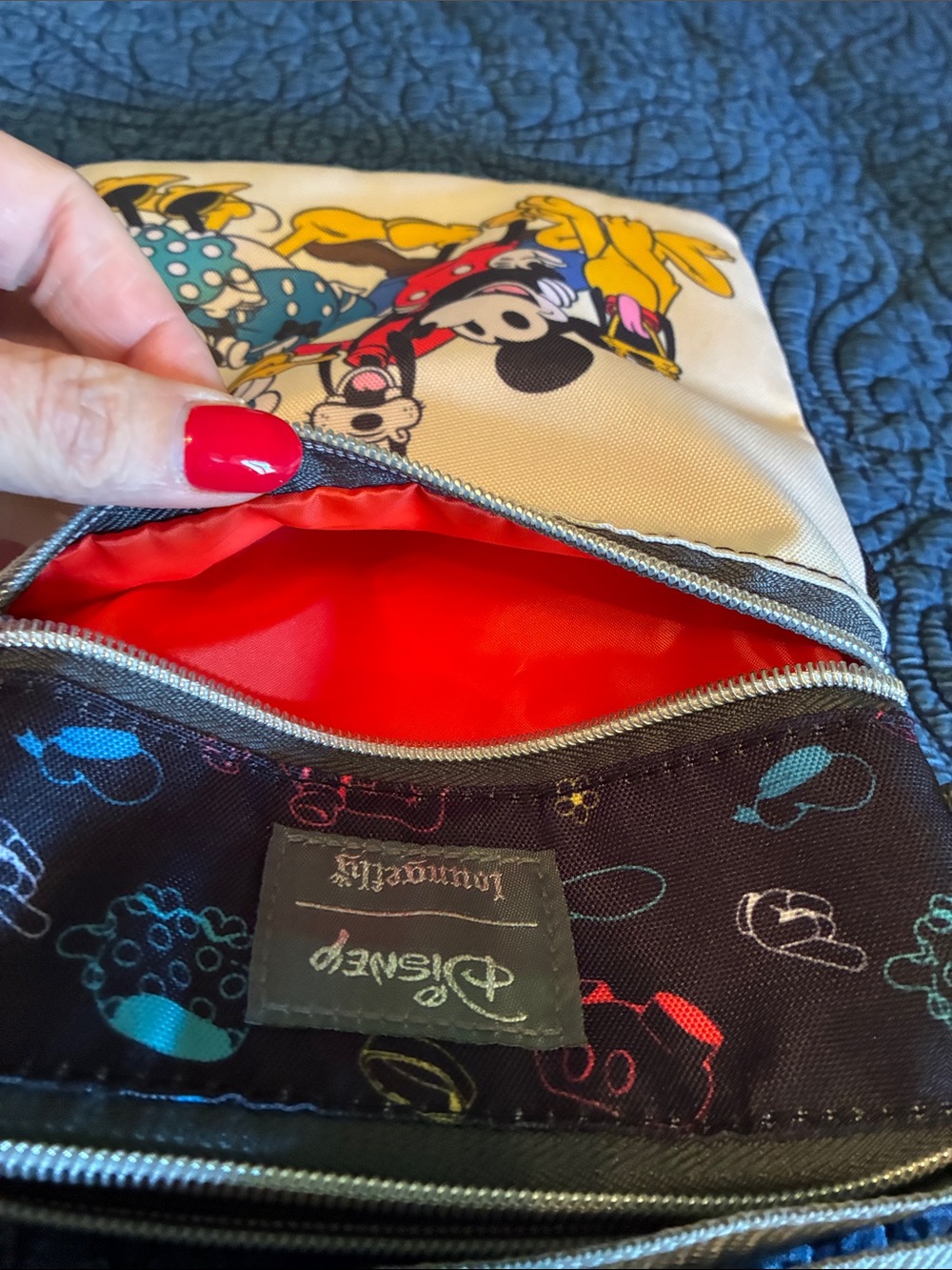 Loungefly Disney Classic Fab 5 Passport Crossbody Bag NWT - Picture 6 of 7